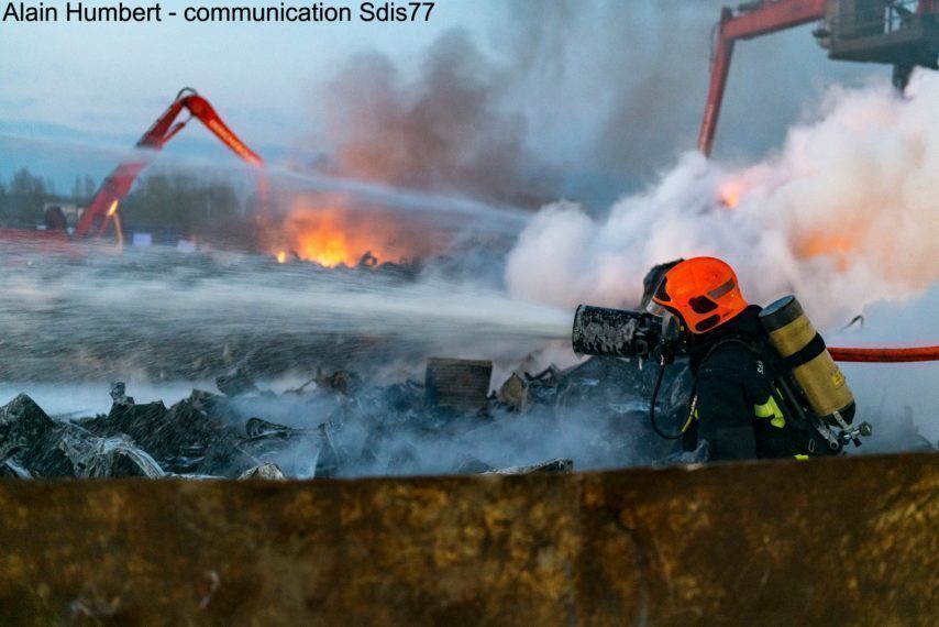 Ferrailles et métaux : incendie chez Derichebourg - Recyclage Récupération