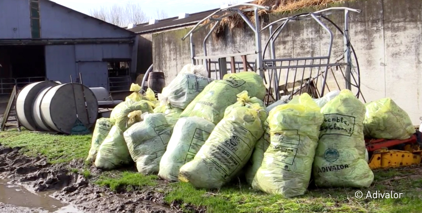 plastiques agricoles triés pour la collecte