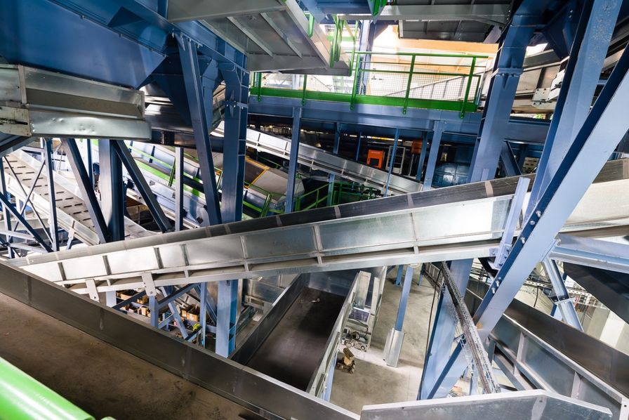 Centre de tri des déchets ménagers recyclables