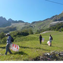 Collecte de déchets en montagne 