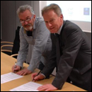 Jacques Dussol (Président d’Econav) et Pierre de Cordoue (Secrétaire général de la CRMA de Bretagne), lors de la signature