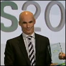 Michel Gianuzzi recevant le trophée Green business award