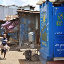 Toilettes sèches dans un bidonville de Nairobi (photo Sanergy)