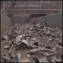 Déchets m"talliques sur un tapis roulant
