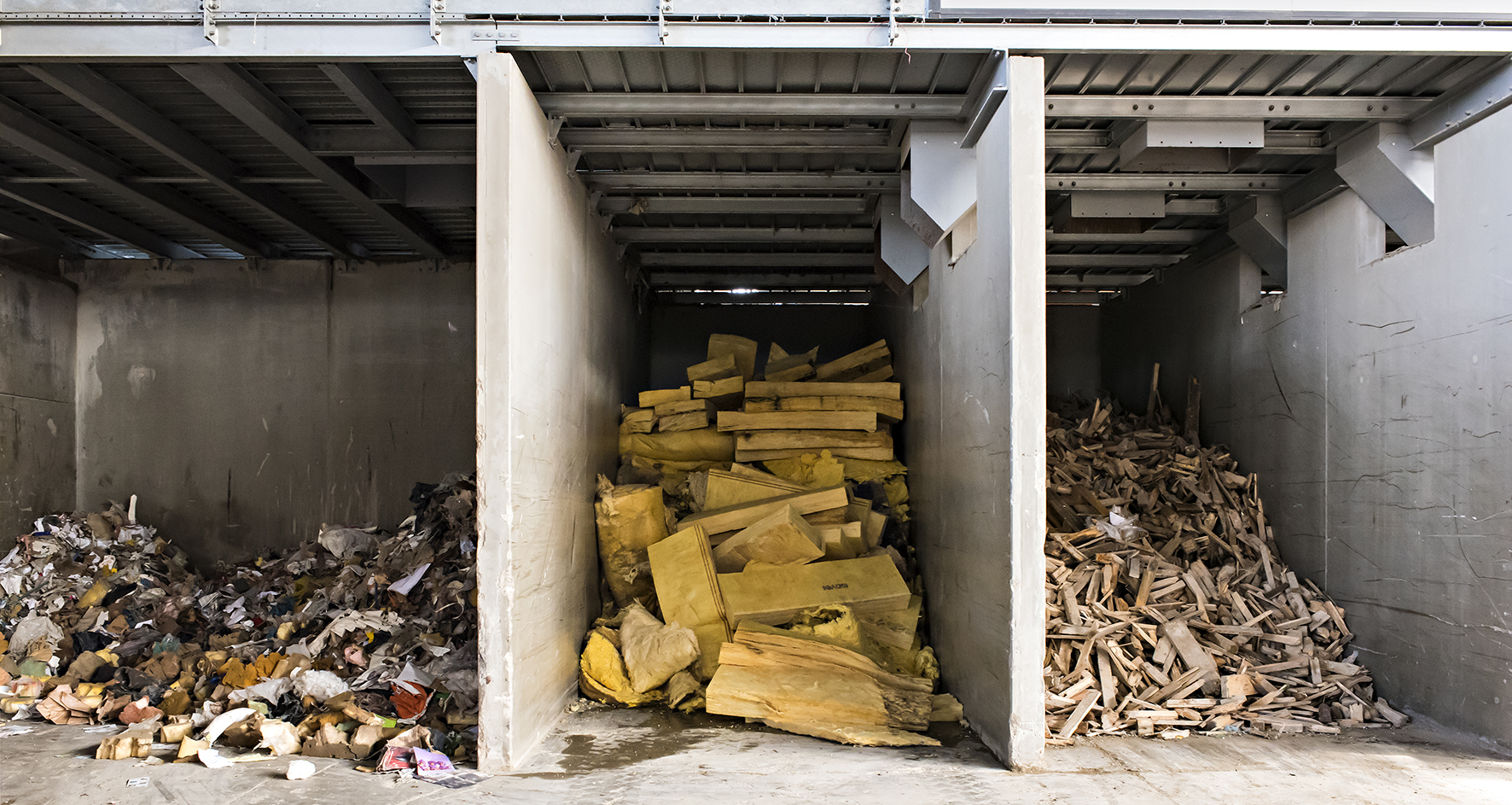 Récupération de laine de verre usagées (©ISOVER_Recycling)